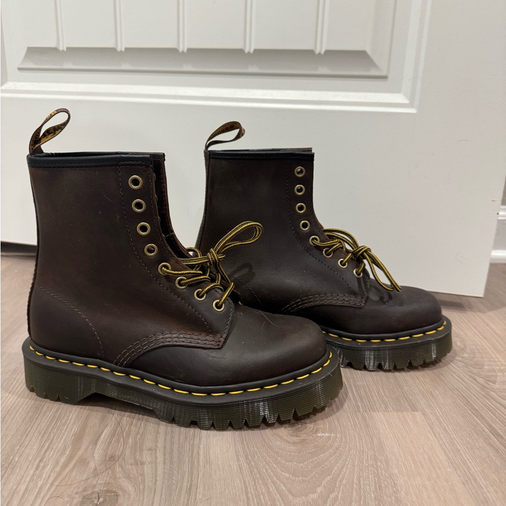 1460 Crazy Horse Leather Doc Martens